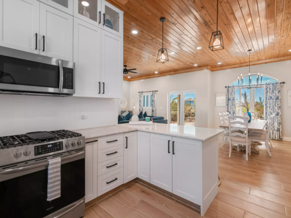 Luxury Oceanfront Villa in Exuma - Ideal for Families and Groups